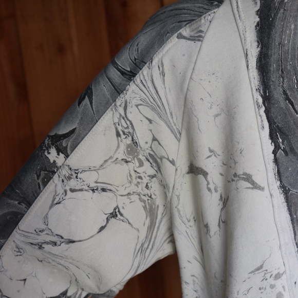 Niffich Hand Marbled Quilted Patchwork Cropped Crewneck Fleece Sweatshirt - Picture 14 of 17